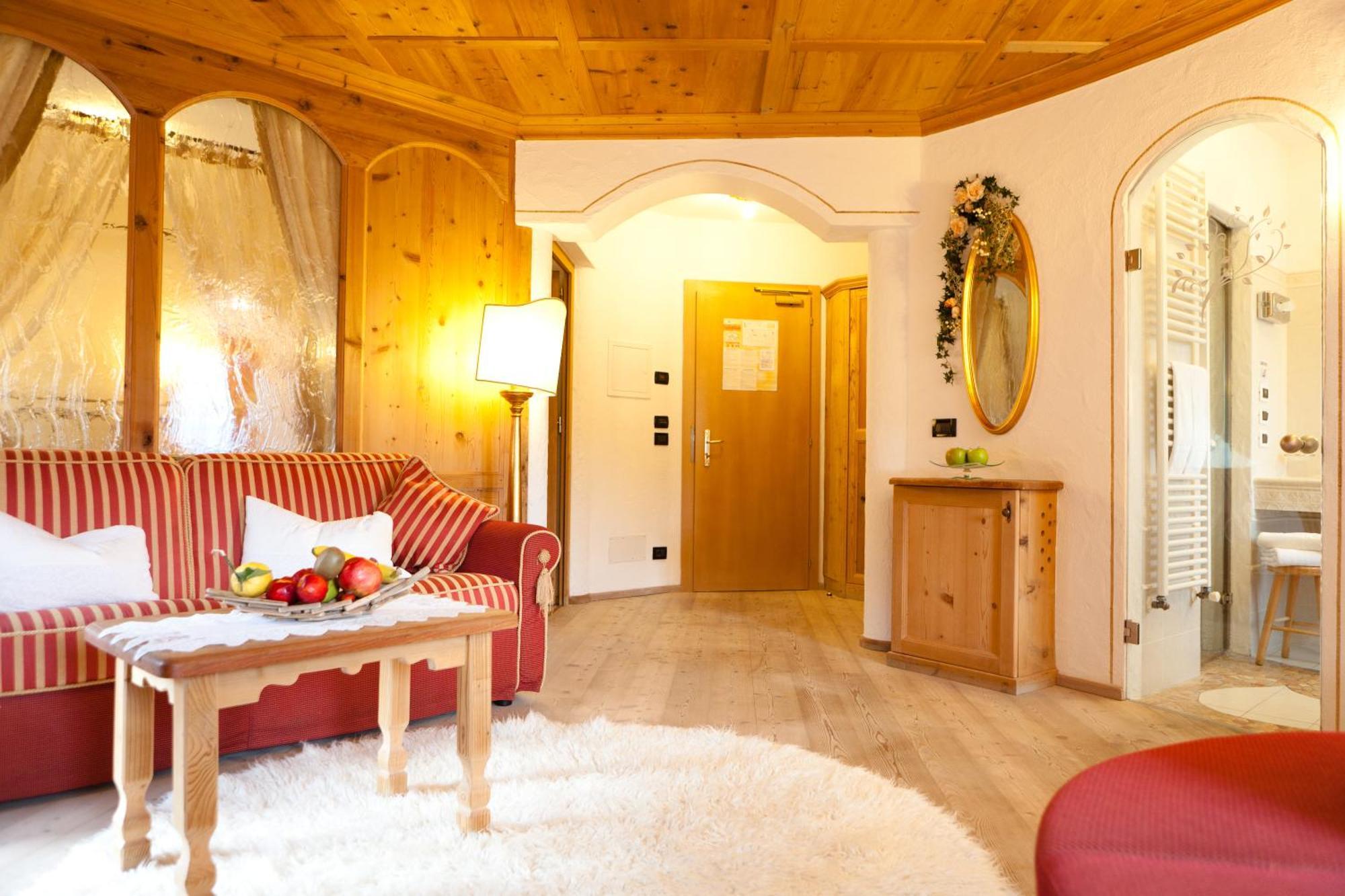 Nature Wellness Hotel Renato Виго-ди-Фасса Экстерьер фото