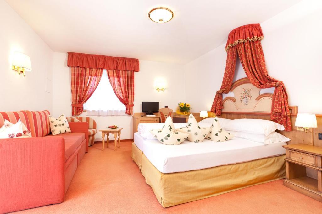 Nature Wellness Hotel Renato Виго-ди-Фасса Номер фото