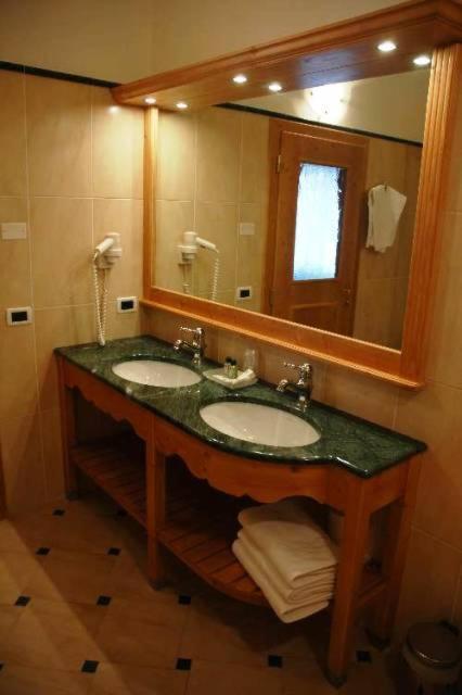 Nature Wellness Hotel Renato Виго-ди-Фасса Экстерьер фото